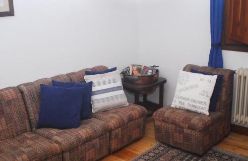 Espinama House | Cozy Hostal Puente Deva with Family-Friendly Amenities