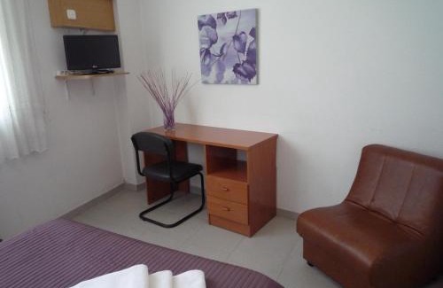 Lugo House | Family-Friendly Stay at Hostal Residencia Ponte Vella