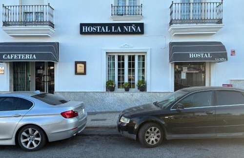Palos de la Frontera House | Budget-Friendly Hostal Restaurante La Niña with Family Dining