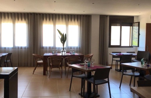 Poboleda Hotel | Pet-Friendly Hostal Restaurant Mussons with Great Review Score