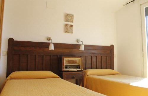 Villarrubio House | Budget-Friendly Stay at Hostal Restaurante Bustos