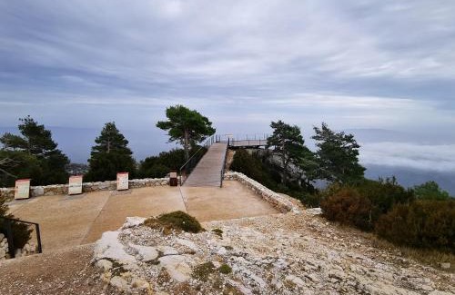 Alfara de Carles House | Cozy Chalet de Montaña Pous de la Neu with Family Amenities
