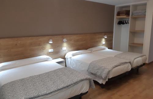 Verin House | Pet-Friendly Hostal-Restaurante LUGANO with Breakfast Included