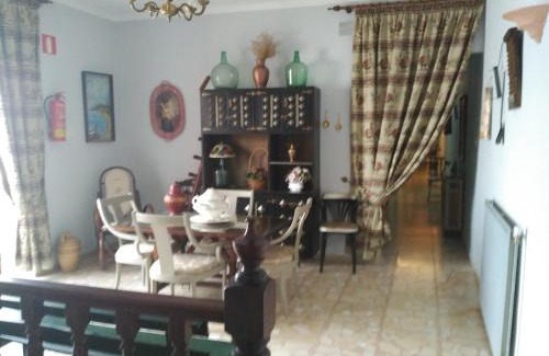 San Clemente Hotel | Discover Hostal Restaurante Milan II with Onsite Dining