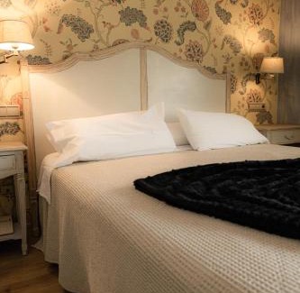 Fiscal House | Discover HOSTAL RIO ARA BELLOSTA with Family-Friendly Amenities