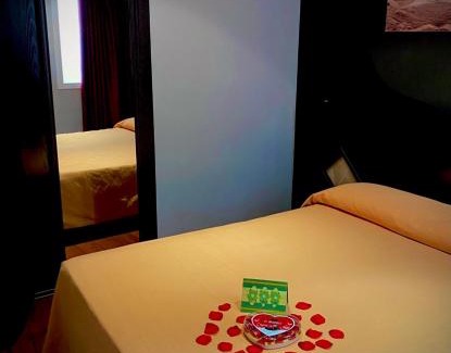 Almorox House | Budget-Friendly Hostal Royal Almorox: Child-Friendly Retreat