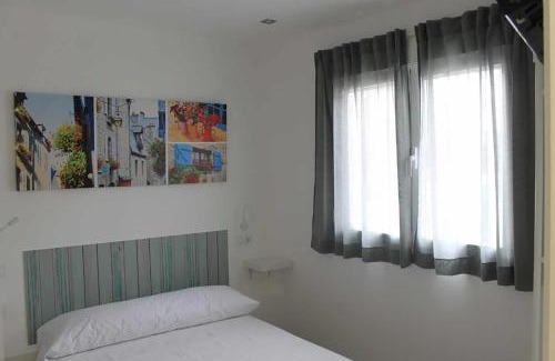 Fuencarral House | Discover Hostal Royal Begoña: Family-Friendly Retreat