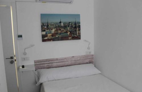 Fuencarral House | Discover Hostal Royal Begoña: Family-Friendly Retreat