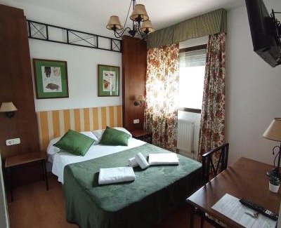 Poveda de la Sierra House | Pet-Friendly Retreat at Hostal Rural Alto Tajo Poveda
