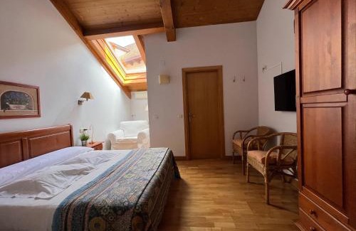 Oronz House | Pet-Friendly Hostal Rural Salazar with Oceanfront Views