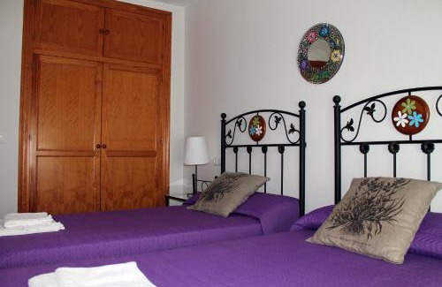 San Martin del Tesorillo House | Cozy Stay at Hostal Sabana with Family-Friendly Amenities