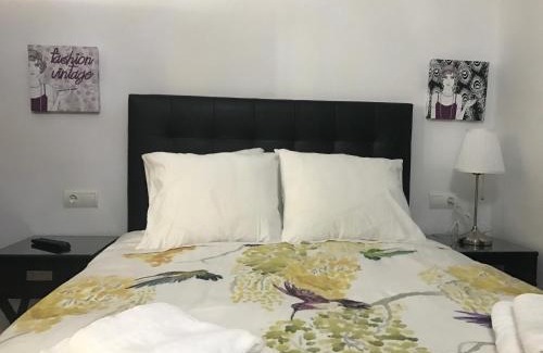San Martin del Tesorillo House | Cozy Stay at Hostal Sabana with Family-Friendly Amenities
