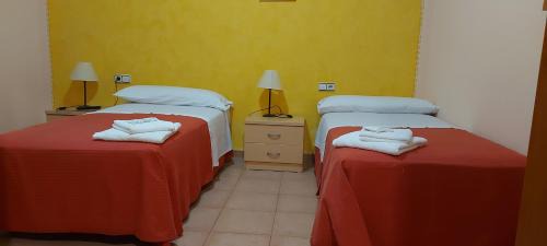 El Herrumblar House | Budget-Friendly Stay at Hostal San Julian with Breakfast
