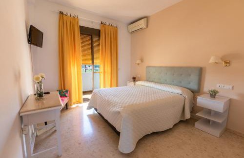 Almodovar del Rio House | Pet-Friendly Hostal San Luis with Breakfast & Great Amenities