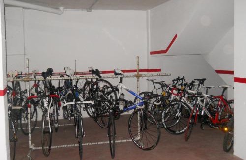 Olot House | Pet-Friendly Hostal Sant Bernat with Restaurant & Breakfast