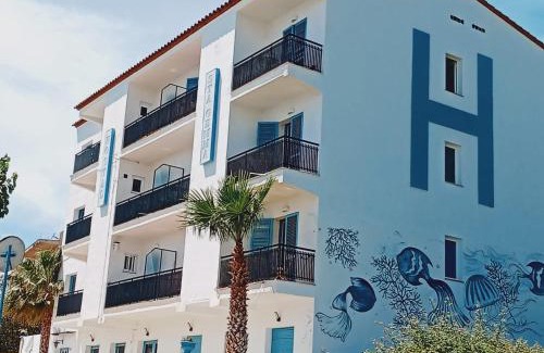 Sant Andreu de Llavaneres House | Cozy Hostal Santa Gemma: Oceanfront Retreat with Pool