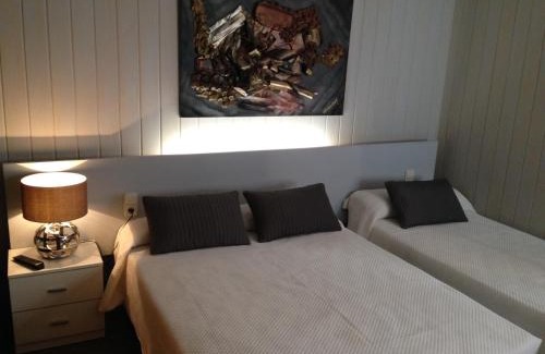 Puigreig House | Hostal Sant Marti: Family-Friendly Retreat with Pool Access