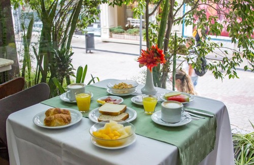 Santa Fe Hotel | Comfortable Retreat at Hostal Santa Fe De La Veracruz