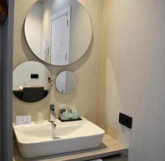 San Roque House | Relax at Hostal Sevilla Santa Justa - Adults Only Retreat