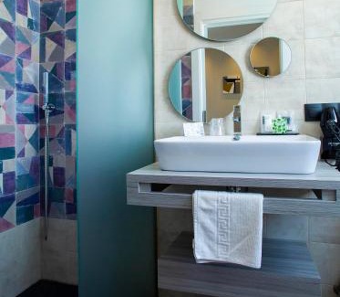 San Roque House | Relax at Hostal Sevilla Santa Justa - Adults Only Retreat