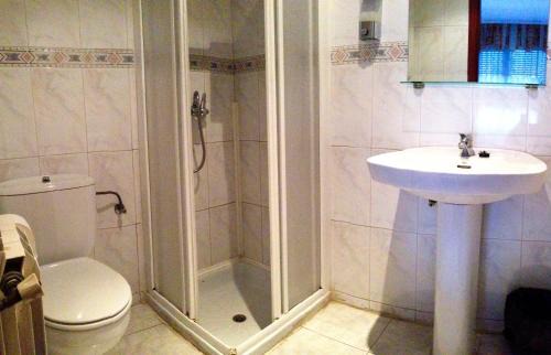 Leon House | Budget-Friendly Hostal Sol Naciente - Ideal for Families