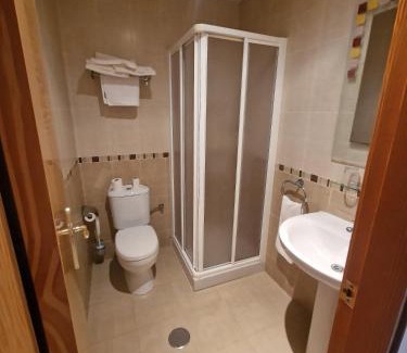 Talavera la Real House | Discover Hostal Talavera: Family-Friendly Getaway Awaits!