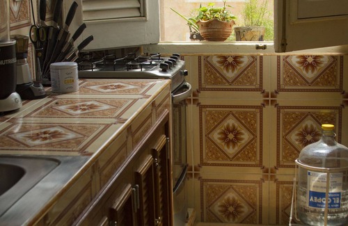 Old Havana House | Discover Ocean View Comfort at Hostal The Best Times