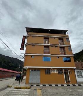 Chavin de Huantar House | Cozy Hostal Tinkoj: Family-Friendly with Breakfast Included