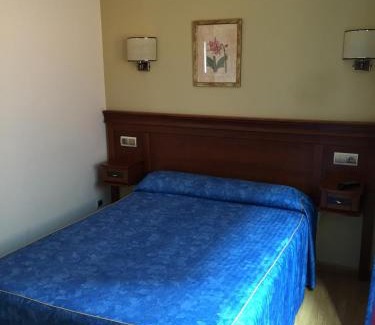 Ventas De Albares House | Budget-Friendly Hostal Tio Pepe II with Family Amenities