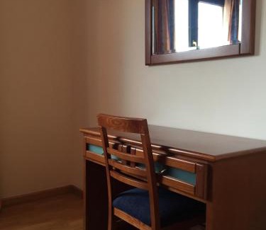 Ventas De Albares House | Budget-Friendly Hostal Tio Pepe II with Family Amenities
