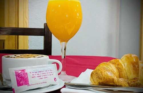 Valdepenas House | Comfortable Stay at Hostal Valdepeñas with Family-Friendly Amenities