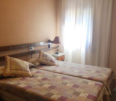 Altron House | Hostal Vall d'Àssua