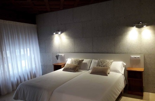 Ortigueira House | Top-Rated Hostal Vendaval: Ideal for Families and Relaxation