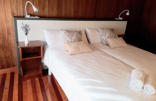 Ortigueira House | Top-Rated Hostal Vendaval: Ideal for Families and Relaxation