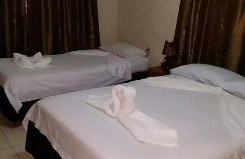 Cienfuegos House | Cozy Hostal Villa Mirty with Spa and Family Amenities
