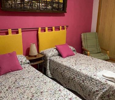 Ruidera Hotel | Cozy Hostal y Apartamentos la Vereda with Ocean Views