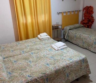 Ruidera Hotel | Cozy Hostal y Apartamentos la Vereda with Ocean Views