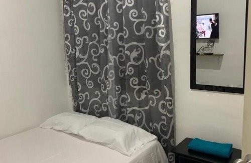 Yumbo House | Budget-Friendly Hostal y Restaurante for Family Travelers