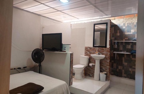 Yumbo House | Budget-Friendly Hostal y Restaurante for Family Travelers