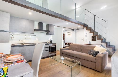 Historic Centre Apartment | Pet-Friendly Retreat at Hostdomus - Loft Lagrange