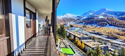 Sestriere Apartment | Elevate Your Stay at Hostdomus - Rooftop Deluxe Suite