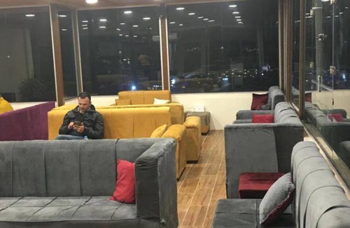 Wadi Musa Hostel | Cozy Hostel for 3 Guests with Spa & Restaurant Access