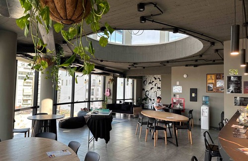 Recoleta Hostel | Budget-Friendly Hostel for Up to 8 Guests - Rated 9/10