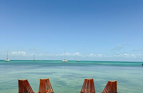 Caye Caulker Hostel | Budget-Friendly Hostel for 8 with Kitchen Amenities