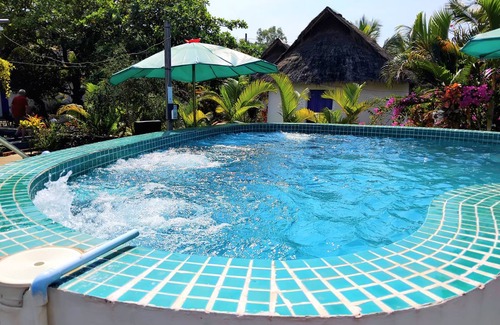 Kampot Hostel | Affordable Hostel for 8 Guests with Pool and Spa