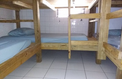 Nassau Hostel | Affordable Hostel for Up to 8 Guests - Perfect Getaway