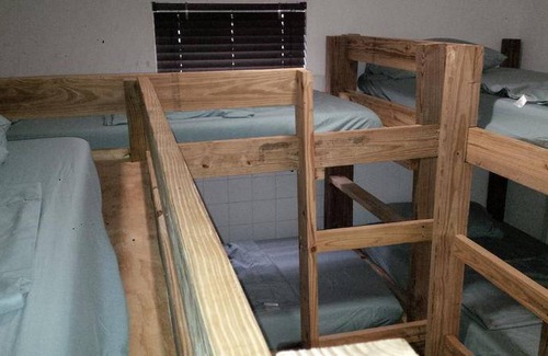 Nassau Hostel | Affordable Hostel for Up to 8 Guests - Perfect Getaway