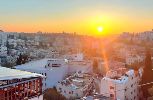 Amman Hostel | Budget-Friendly Hostel for 8 with Kitchen – Rated 9/10