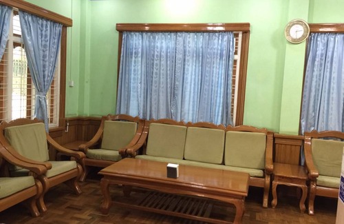 Kalaw Hostel | Cozy Hostel for 8 Guests with Restaurant & Breakfast