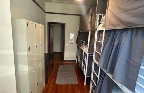 Bonfim Hostel | Budget-Friendly Hostel for 8 Guests with Kitchen Access